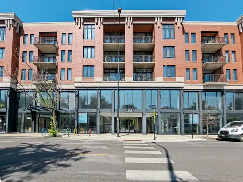 3232 North Halsted Street Chicago IL 60657
