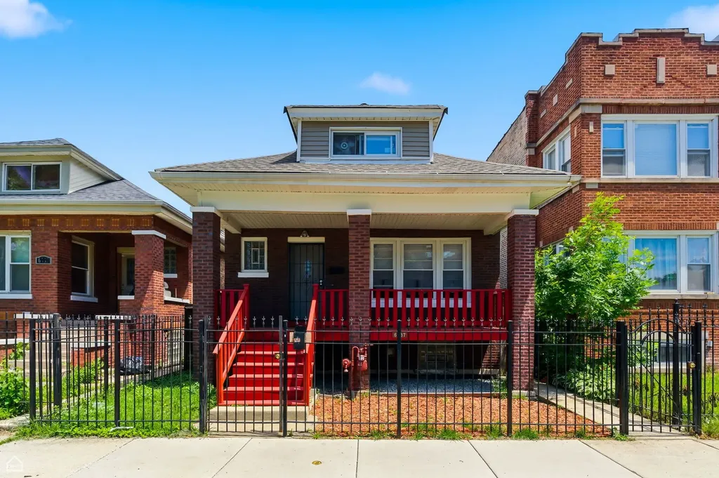 6337 South Rockwell Street Chicago IL 60629