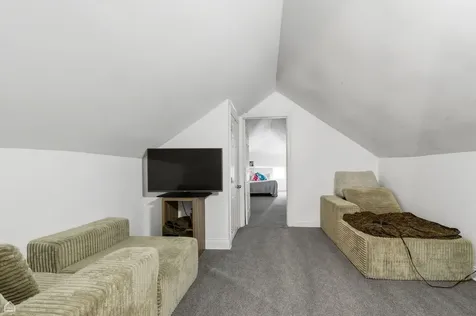 6337 South Rockwell Street Chicago IL 60629