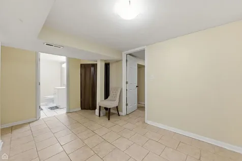 6337 South Rockwell Street Chicago IL 60629