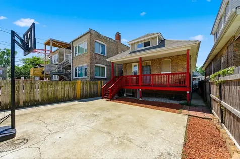 6337 South Rockwell Street Chicago IL 60629