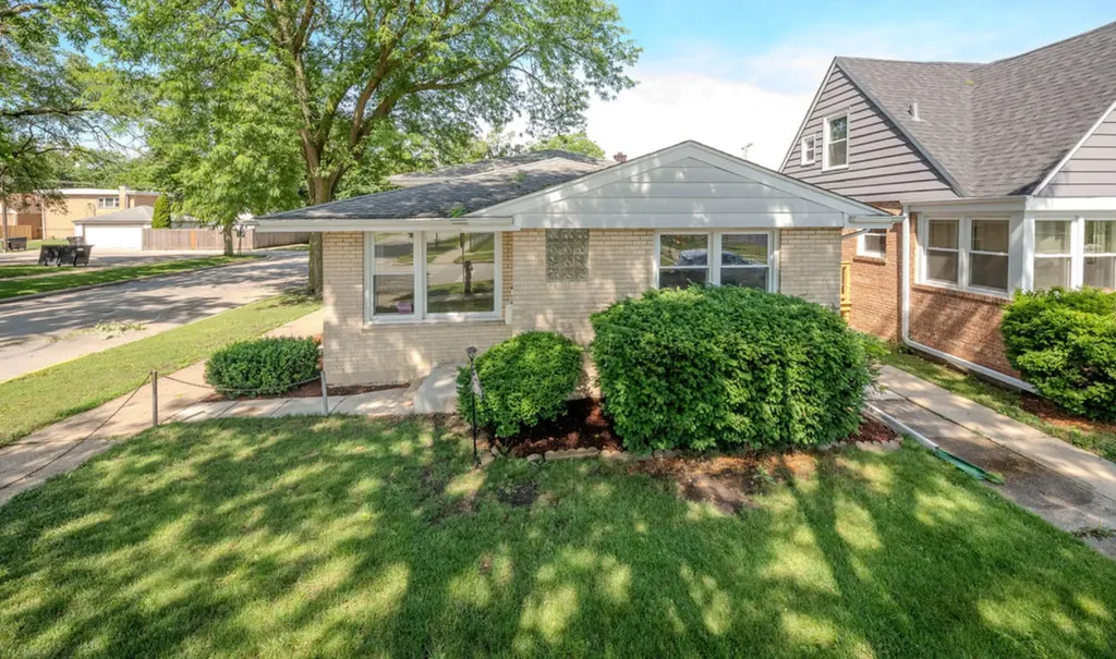 1944 South 15th Avenue Broadview IL 60155