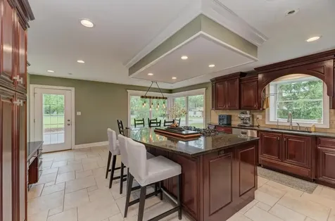 325 Canterbury Lane Inverness IL 60010