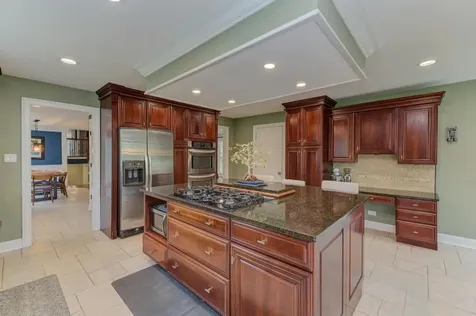 325 Canterbury Lane Inverness IL 60010