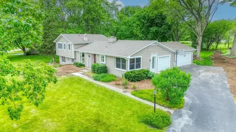 325 Canterbury Lane Inverness IL 60010