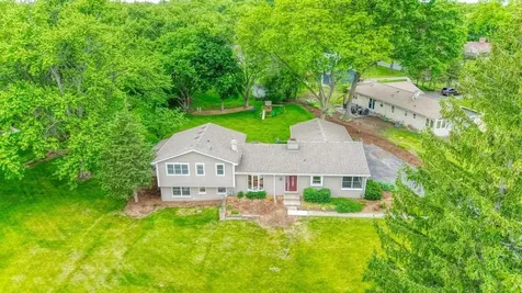 325 Canterbury Lane Inverness IL 60010