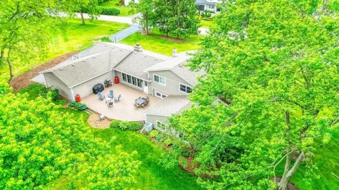 325 Canterbury Lane Inverness IL 60010