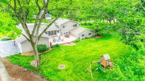 325 Canterbury Lane Inverness IL 60010