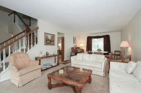 886 Farm Glen Lane Carol Stream IL 60188