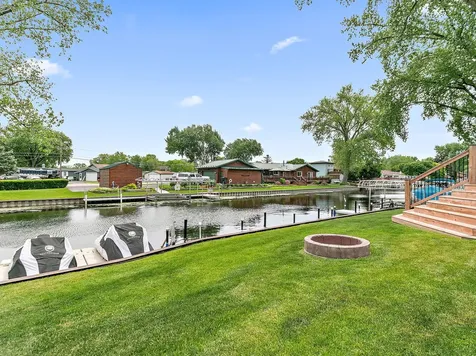715 Monterrey Terrace Mchenry IL 60050