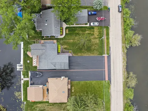715 Monterrey Terrace Mchenry IL 60050