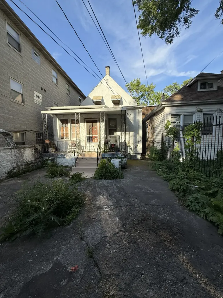6348 South Rhodes Avenue Chicago IL 60637