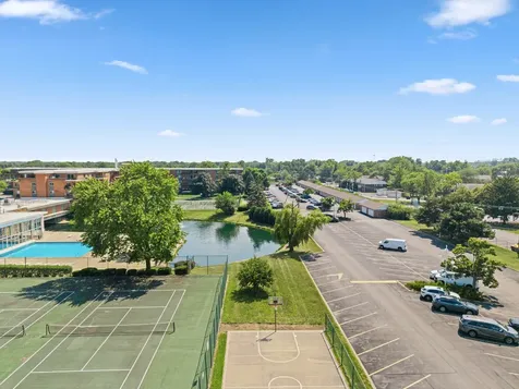 16 East Old Willow Road Prospect Heights IL 60070