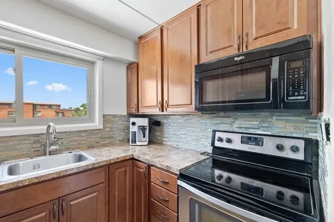 16 East Old Willow Road Prospect Heights IL 60070