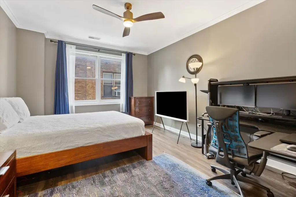 4553 North Magnolia Avenue Chicago IL 60640