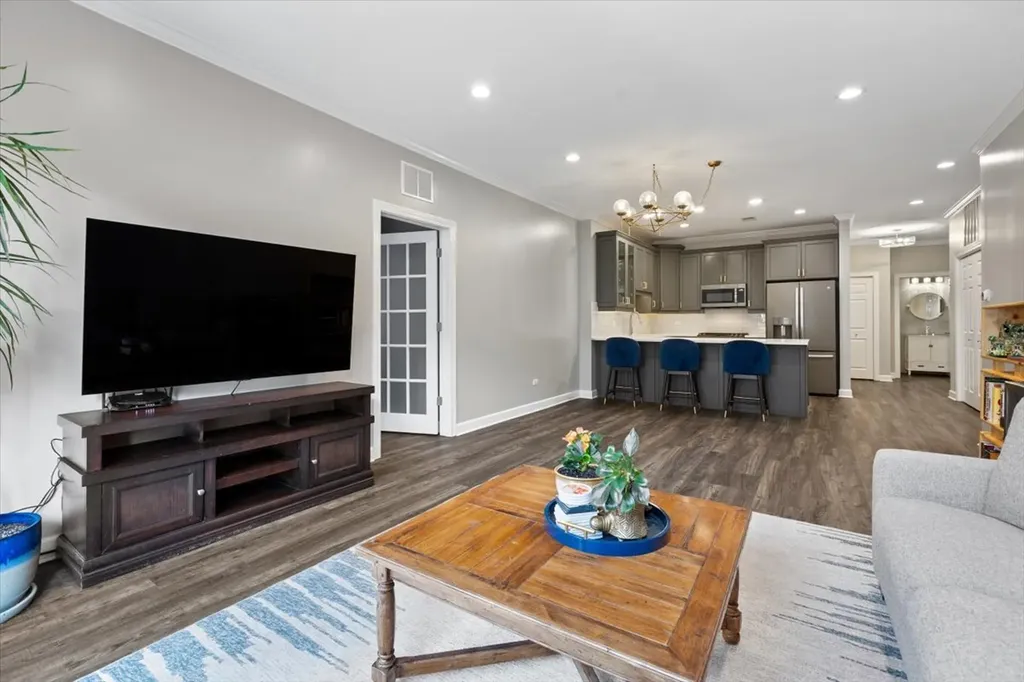 4553 North Magnolia Avenue Chicago IL 60640