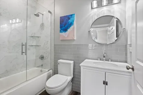 4553 North Magnolia Avenue Chicago IL 60640