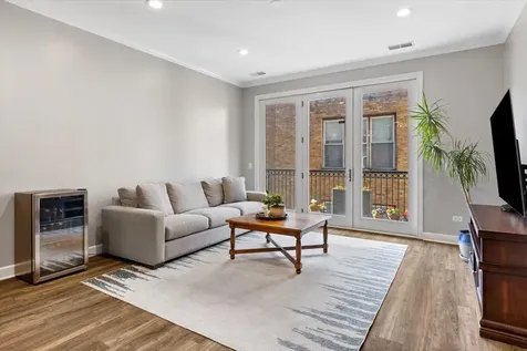 4553 North Magnolia Avenue Chicago IL 60640