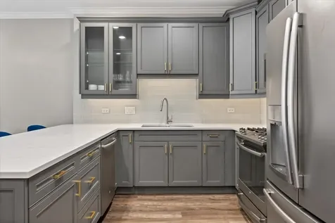 4553 North Magnolia Avenue Chicago IL 60640