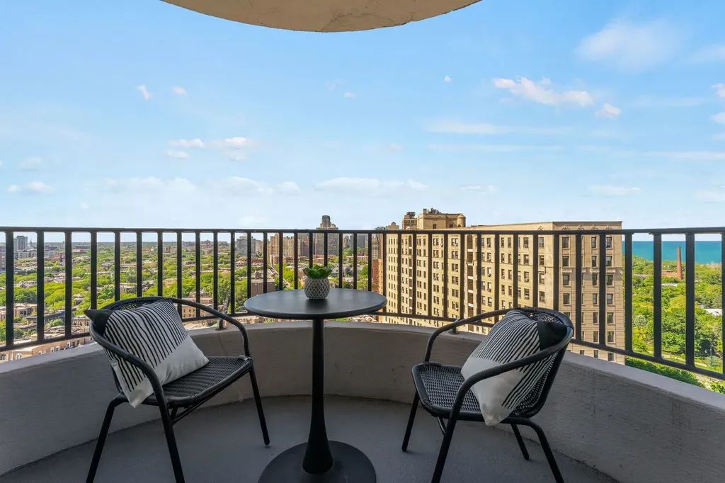2020 North Lincoln Park West Chicago IL 60614