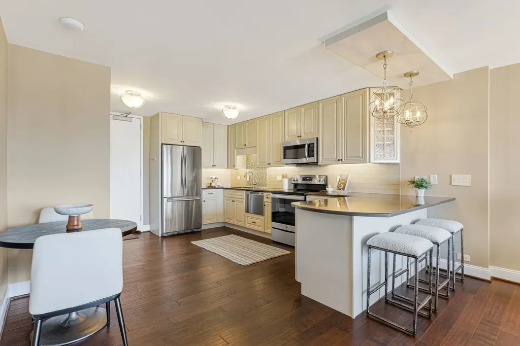 2020 North Lincoln Park West Chicago IL 60614