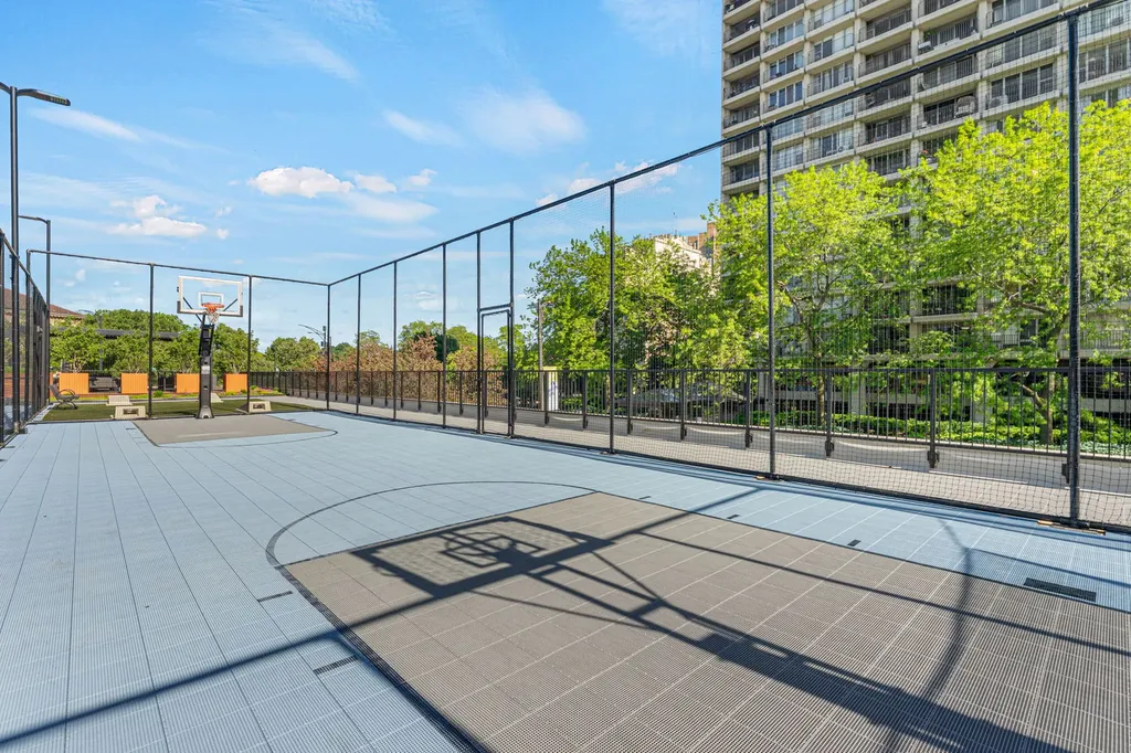 2020 North Lincoln Park West Chicago IL 60614