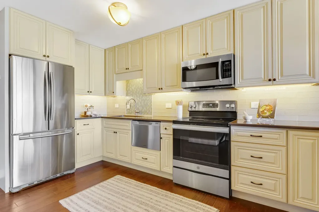2020 North Lincoln Park West Chicago IL 60614