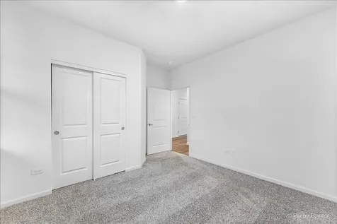 301 Westminster Court North Aurora IL 60542