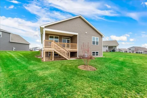 301 Westminster Court North Aurora IL 60542