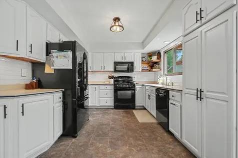1 James Court Sidney IL 61877
