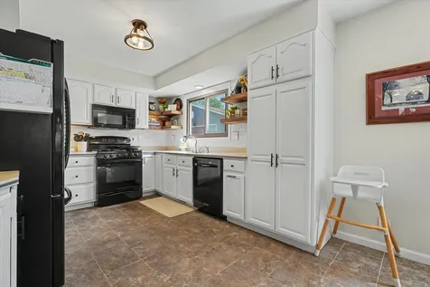 1 James Court Sidney IL 61877