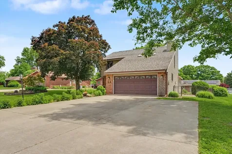 1 James Court Sidney IL 61877