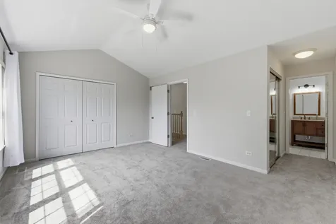962 Willow Street Itasca IL 60143