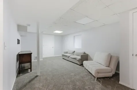 962 Willow Street Itasca IL 60143
