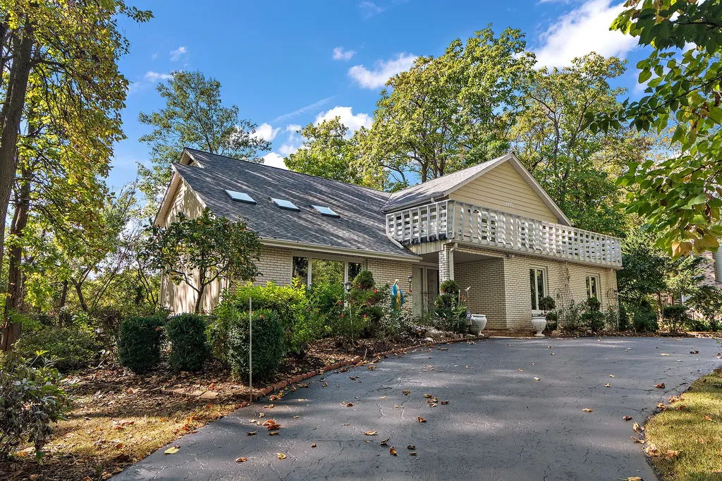 1935 Green Trails Drive Lisle IL 60532