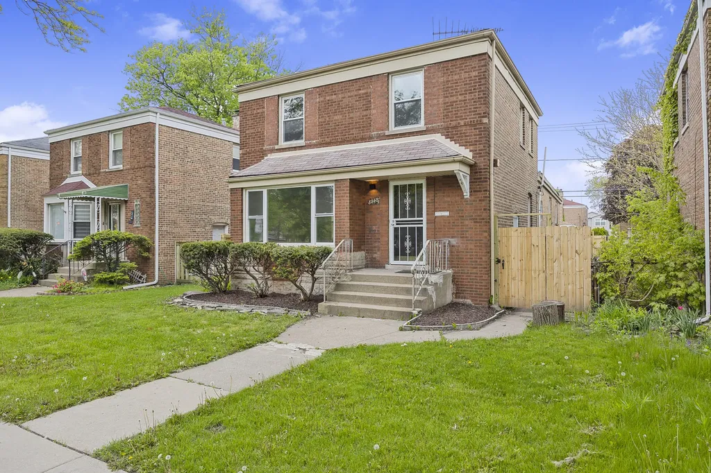 8848 South Jeffery Boulevard Chicago IL 60617