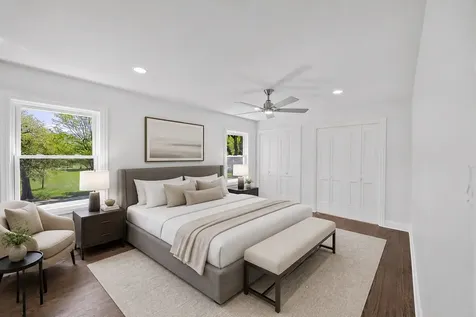 8848 South Jeffery Boulevard Chicago IL 60617