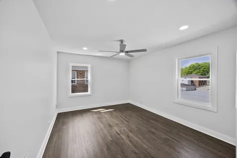 8848 South Jeffery Boulevard Chicago IL 60617