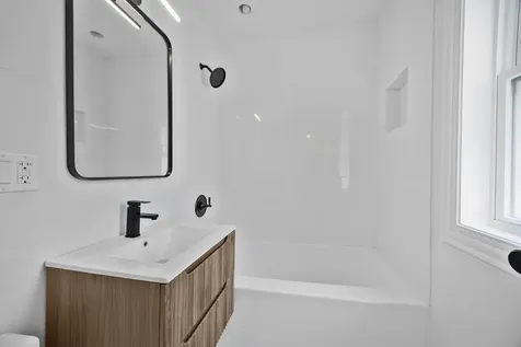 8848 South Jeffery Boulevard Chicago IL 60617