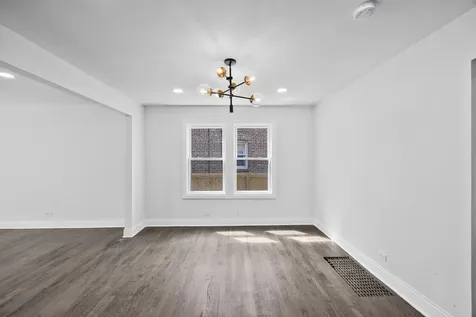 8848 South Jeffery Boulevard Chicago IL 60617