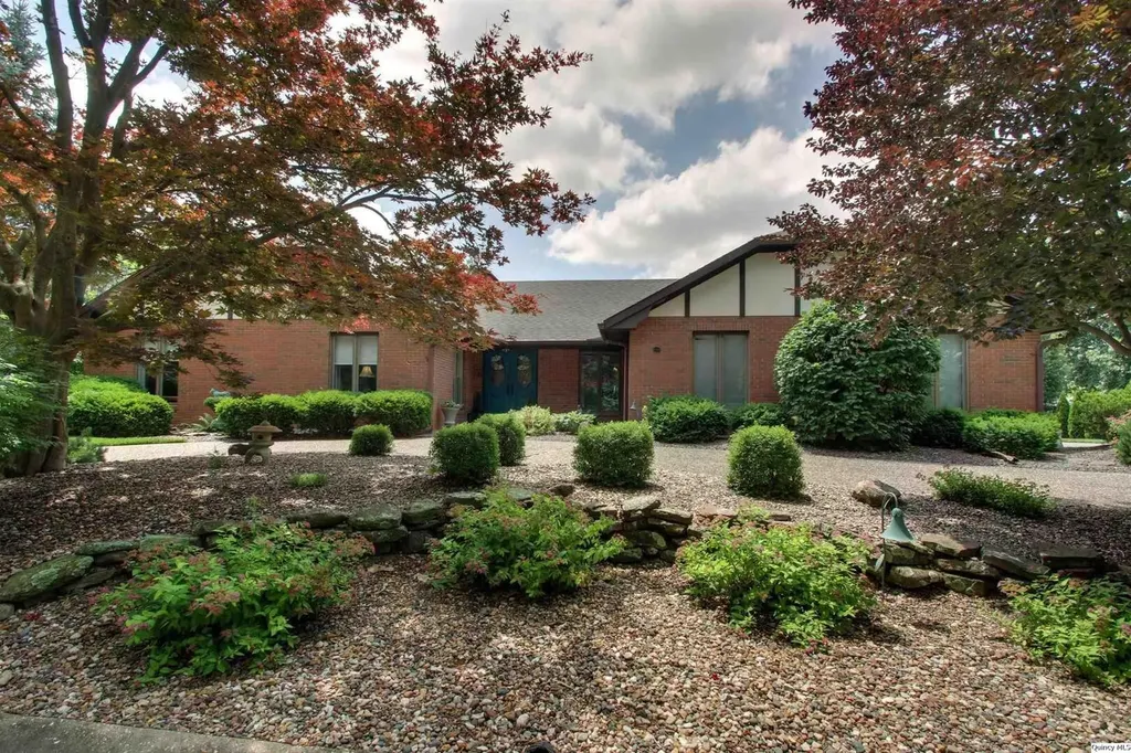 4020 Cumberland Drive Quincy IL 62305