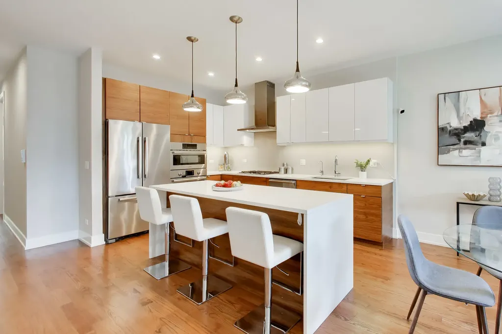 854 North May Street Chicago IL 60642