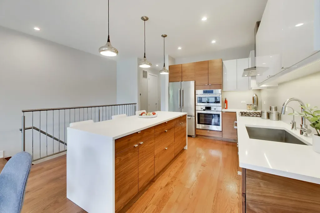 854 North May Street Chicago IL 60642