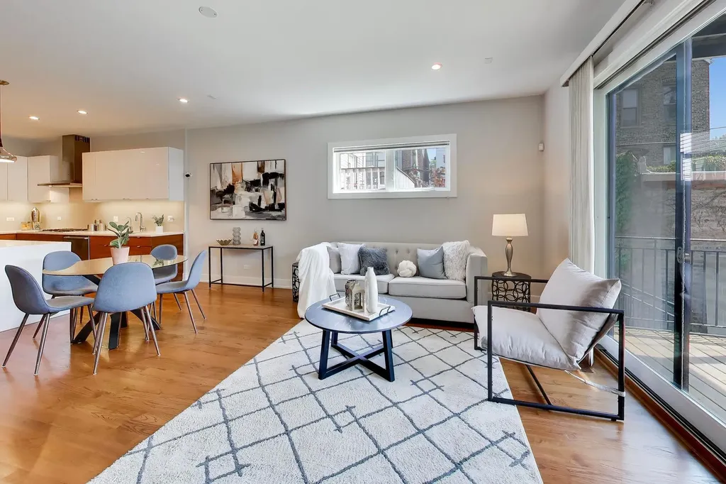 854 North May Street Chicago IL 60642