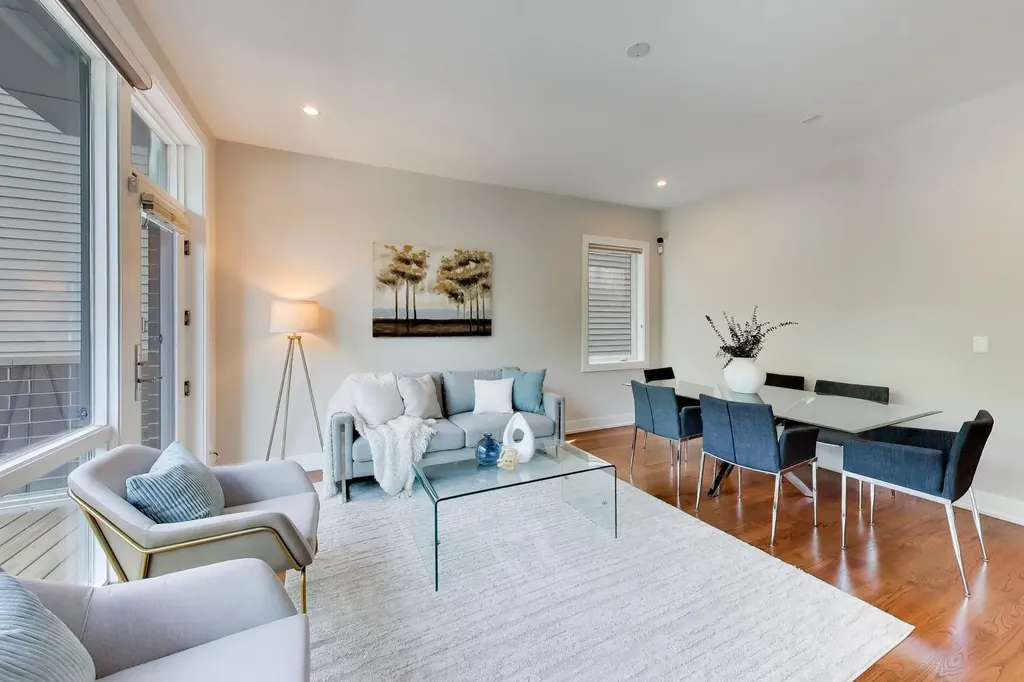 854 North May Street Chicago IL 60642