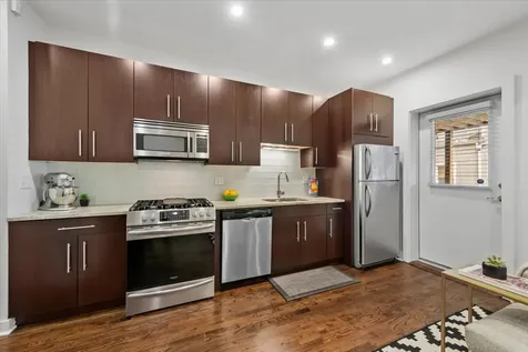 1454 West Roscoe Street Chicago IL 60657