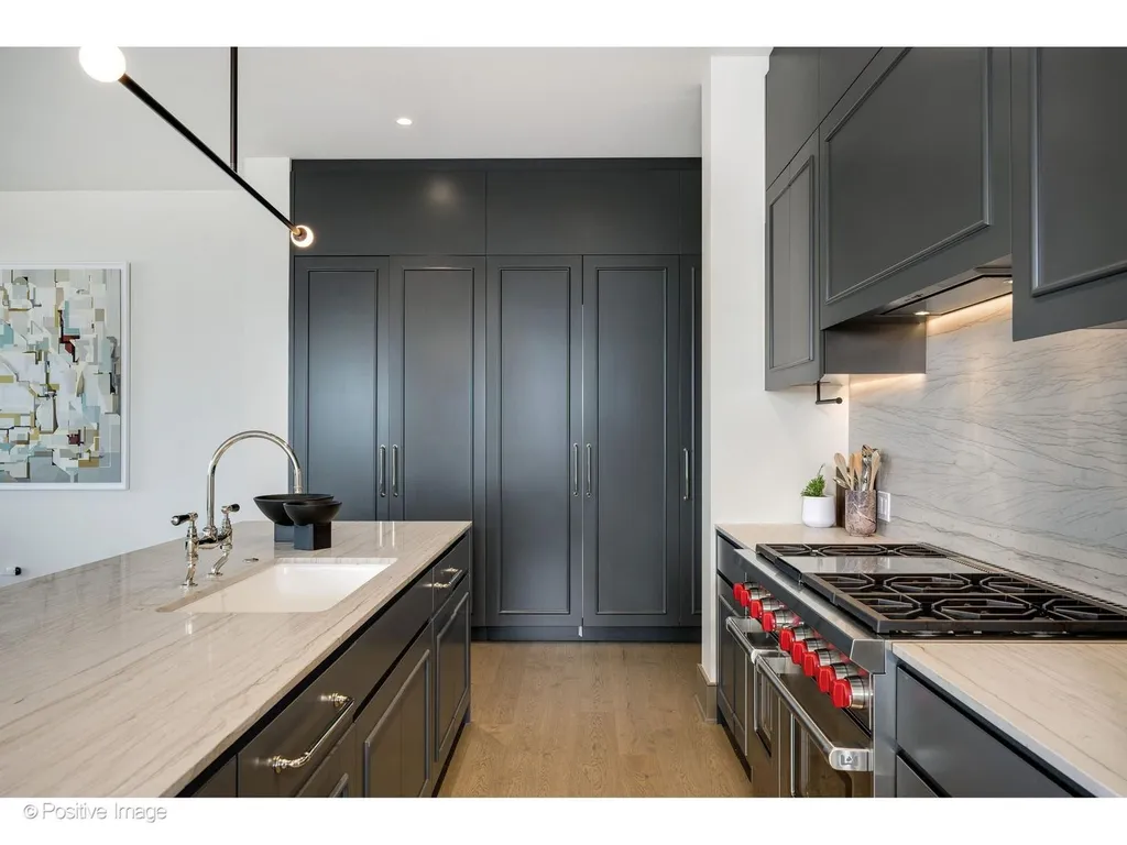 21 North May Street Chicago IL 60607