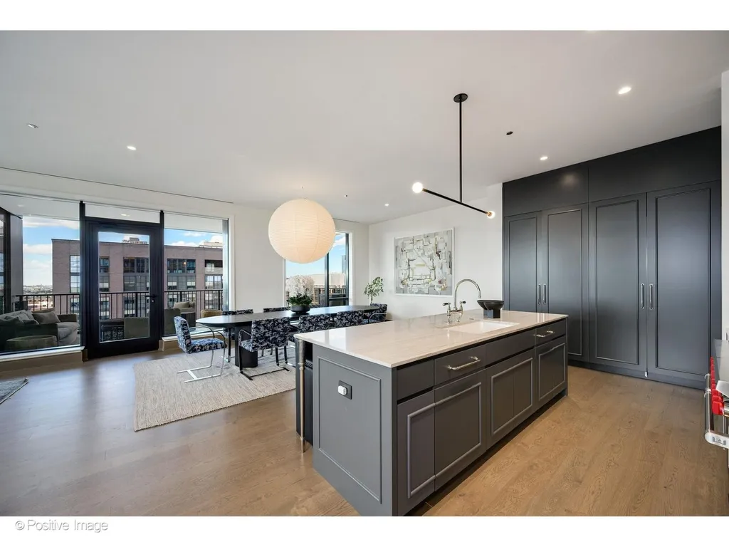 21 North May Street Chicago IL 60607
