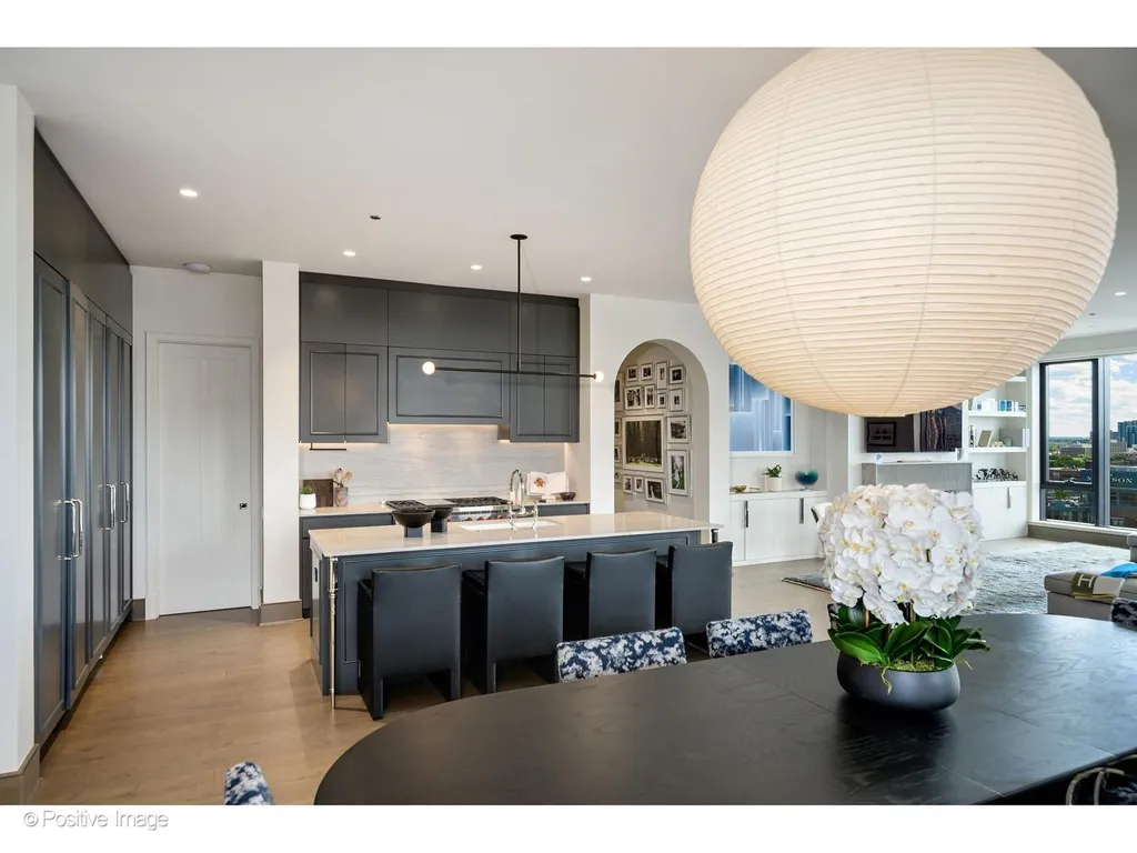 21 North May Street Chicago IL 60607