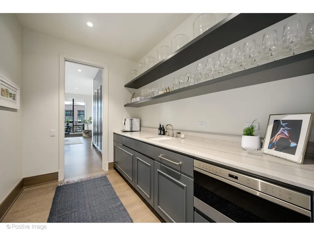 21 North May Street Chicago IL 60607